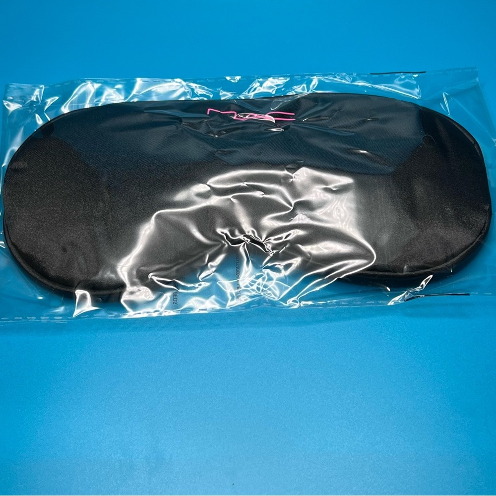 MAC Cosmetics eye mask NEW